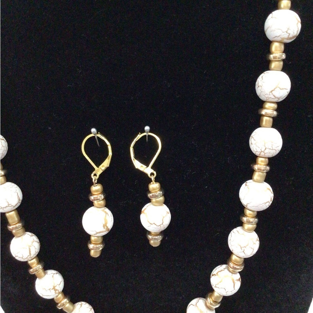 Chic Gold and Cream Beaded Necklace and Earring Set - Picture 5 of 12